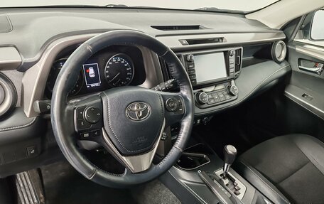 Toyota RAV4, 2018 год, 2 250 000 рублей, 13 фотография