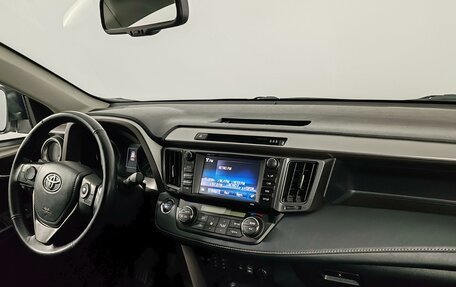 Toyota RAV4, 2018 год, 2 250 000 рублей, 19 фотография