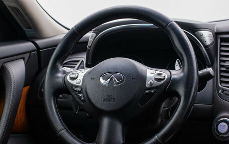 Infiniti QX70, 2014 год, 1 730 000 рублей, 15 фотография