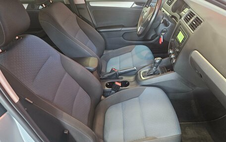 Volkswagen Jetta VI, 2013 год, 1 085 000 рублей, 12 фотография