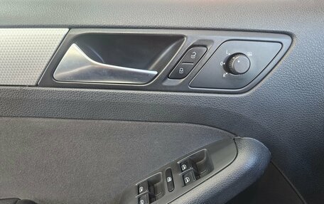 Volkswagen Jetta VI, 2013 год, 1 085 000 рублей, 16 фотография