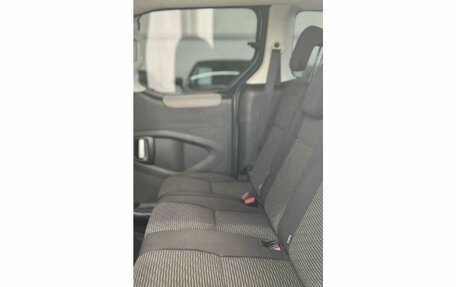 Peugeot Partner II рестайлинг 2, 2013 год, 799 000 рублей, 17 фотография