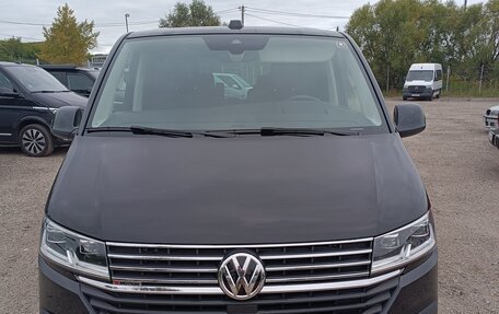 Volkswagen Multivan T6 рестайлинг, 2022 год, 9 100 000 рублей, 1 фотография