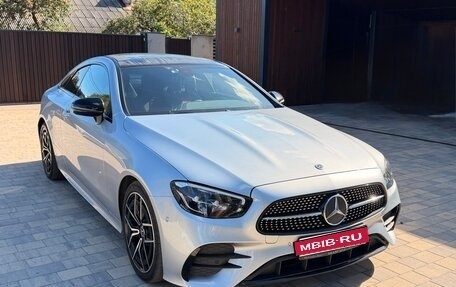 Mercedes-Benz E-Класс, 2021 год, 4 900 000 рублей, 1 фотография