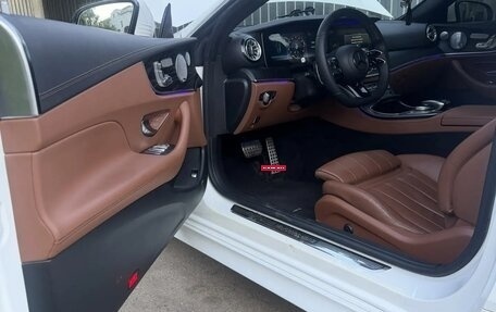 Mercedes-Benz E-Класс, 2019 год, 3 670 000 рублей, 5 фотография