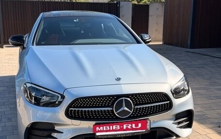 Mercedes-Benz E-Класс, 2021 год, 4 900 000 рублей, 2 фотография