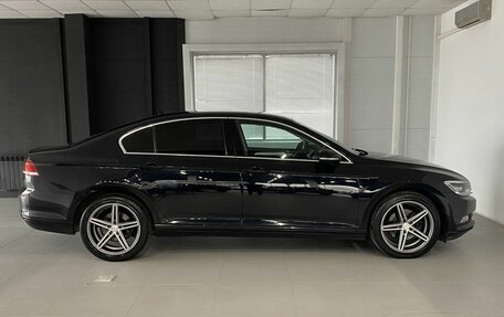 Volkswagen Passat B8 рестайлинг, 2018 год, 1 750 000 рублей, 8 фотография