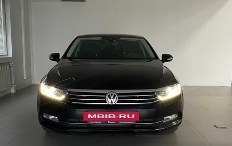 Volkswagen Passat B8 рестайлинг, 2018 год, 1 750 000 рублей, 2 фотография