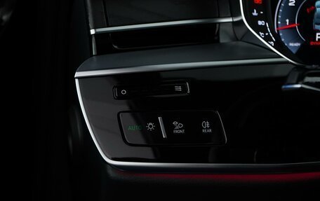 Audi A8, 2018 год, 7 999 999 рублей, 18 фотография