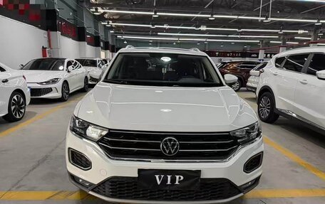 Volkswagen T-Roc I, 2022 год, 1 670 000 рублей, 1 фотография