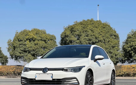 Volkswagen Golf VIII, 2022 год, 1 547 007 рублей, 1 фотография