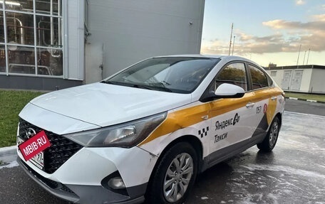 Hyundai Solaris II рестайлинг, 2021 год, 780 000 рублей, 4 фотография