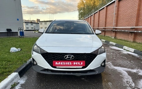 Hyundai Solaris II рестайлинг, 2021 год, 780 000 рублей, 3 фотография