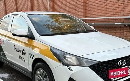 Hyundai Solaris II рестайлинг, 2021 год, 780 000 рублей, 2 фотография