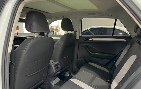 Volkswagen T-Roc I, 2022 год, 1 670 000 рублей, 7 фотография