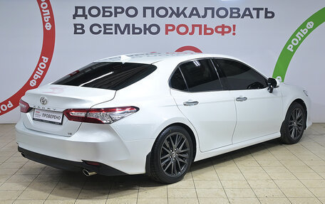 Toyota Camry, 2021 год, 3 200 000 рублей, 4 фотография