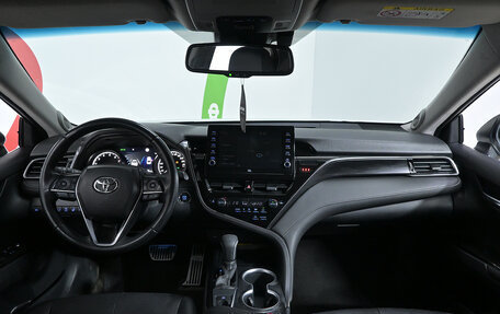 Toyota Camry, 2021 год, 3 200 000 рублей, 8 фотография