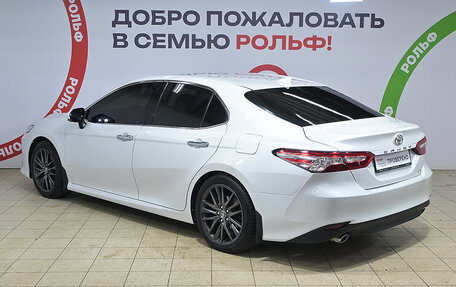 Toyota Camry, 2021 год, 3 200 000 рублей, 6 фотография