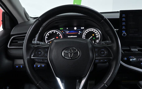 Toyota Camry, 2021 год, 3 200 000 рублей, 10 фотография