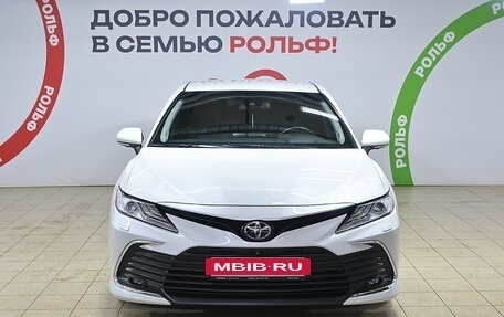 Toyota Camry, 2021 год, 3 200 000 рублей, 2 фотография