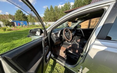 Toyota RAV4, 2018 год, 2 390 000 рублей, 12 фотография