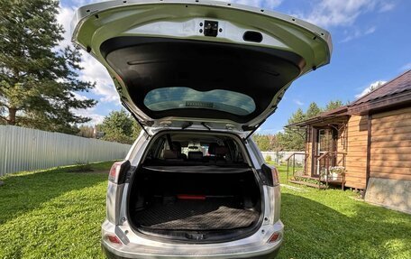Toyota RAV4, 2018 год, 2 390 000 рублей, 11 фотография