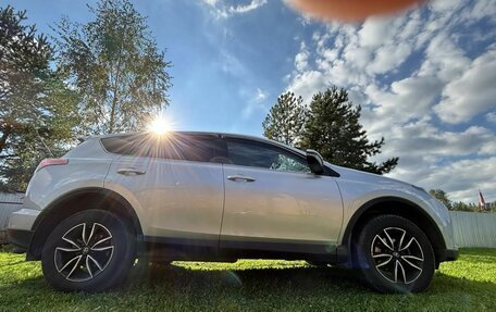 Toyota RAV4, 2018 год, 2 390 000 рублей, 8 фотография
