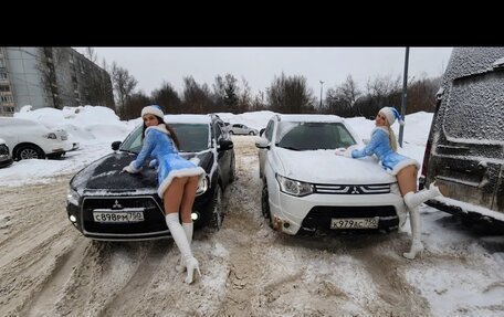 Mitsubishi Outlander III рестайлинг 3, 2013 год, 1 550 000 рублей, 2 фотография