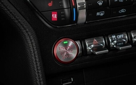Ford Mustang VI рестайлинг, 2018 год, 18 900 000 рублей, 29 фотография