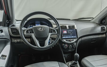 Hyundai Solaris II рестайлинг, 2012 год, 680 000 рублей, 6 фотография