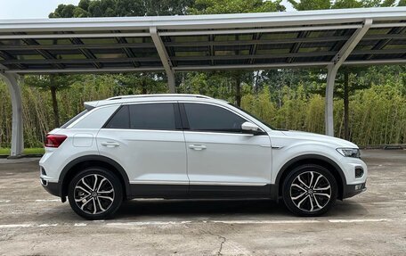 Volkswagen T-Roc I, 2022 год, 1 418 600 рублей, 4 фотография