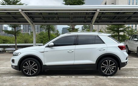 Volkswagen T-Roc I, 2022 год, 1 418 600 рублей, 17 фотография
