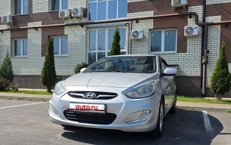 Hyundai Solaris II рестайлинг, 2011 год, 535 000 рублей, 1 фотография