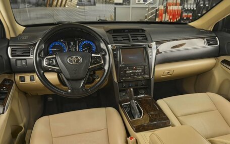 Toyota Camry, 2016 год, 1 799 000 рублей, 7 фотография