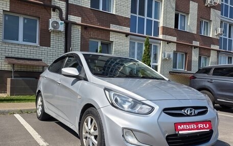 Hyundai Solaris II рестайлинг, 2011 год, 535 000 рублей, 2 фотография
