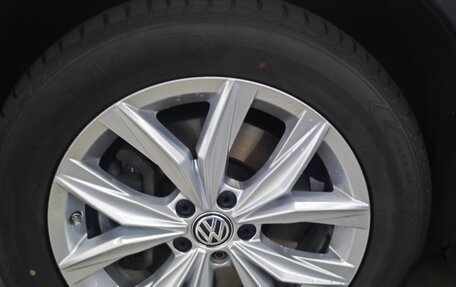 Volkswagen Tiguan II, 2019 год, 2 700 000 рублей, 18 фотография