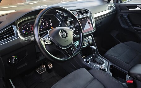 Volkswagen Tiguan II, 2019 год, 2 700 000 рублей, 14 фотография