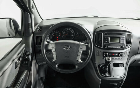 Hyundai H-1 II рестайлинг, 2018 год, 2 499 000 рублей, 11 фотография