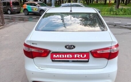 KIA Rio III рестайлинг, 2013 год, 650 000 рублей, 2 фотография
