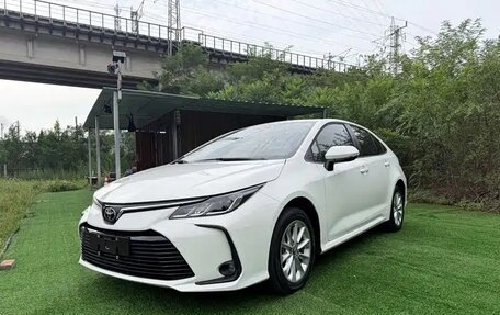 Toyota Corolla, 2022 год, 1 800 000 рублей, 2 фотография