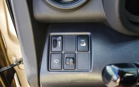 Toyota RAV4, 2012 год, 1 699 999 рублей, 15 фотография