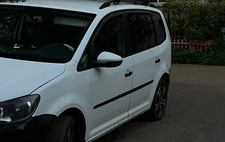 Volkswagen Touran III, 2014 год, 750 000 рублей, 2 фотография