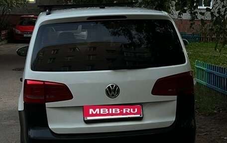 Volkswagen Touran III, 2014 год, 750 000 рублей, 4 фотография