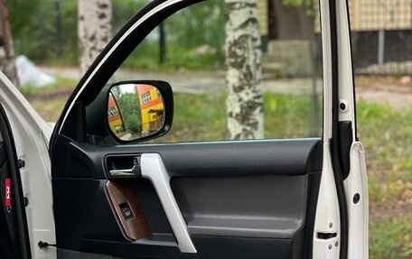 Toyota Land Cruiser Prado 150 рестайлинг 2, 2013 год, 2 900 000 рублей, 5 фотография