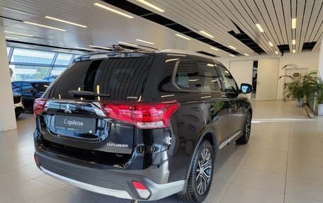 Mitsubishi Outlander III рестайлинг 3, 2017 год, 1 630 000 рублей, 2 фотография