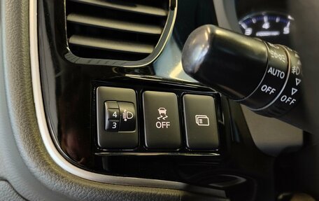 Mitsubishi Outlander III рестайлинг 3, 2017 год, 1 630 000 рублей, 5 фотография
