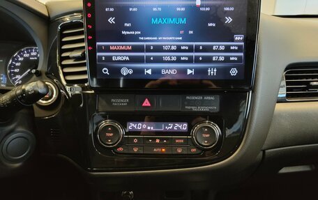 Mitsubishi Outlander III рестайлинг 3, 2017 год, 1 630 000 рублей, 13 фотография