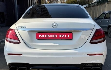 Mercedes-Benz E-Класс, 2017 год, 2 850 000 рублей, 4 фотография