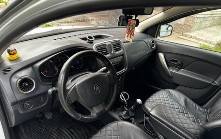 Renault Logan II, 2016 год, 550 000 рублей, 8 фотография