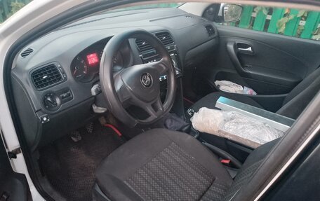 Volkswagen Polo VI (EU Market), 2013 год, 300 000 рублей, 11 фотография